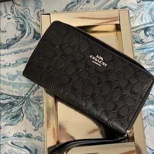 New in box coach wallet